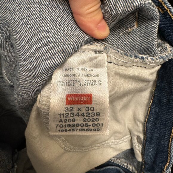 EUC Wrangler Jeans | Classic Blue Denim | Straight Leg | Size 32x30 - Picture 5 of 7